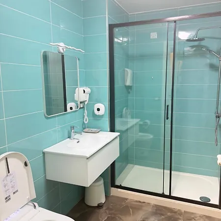 Anman Hhbb Tourism & Business בית הארחה 3*